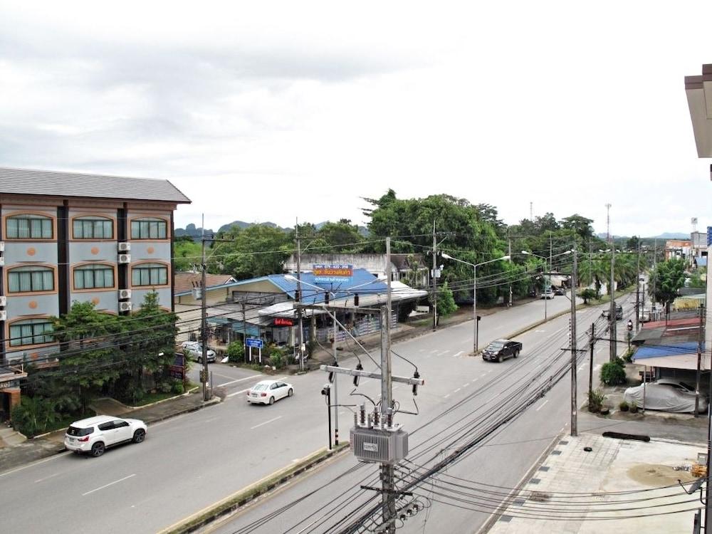 Well Timed Hotel Krabi Exterior photo